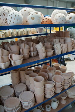 Rohware in der Keramikwerkstatt.