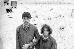 Torsten Herrmann und Elke Hagen bei einer Fahrt an die Ostsee, ca. 1989.