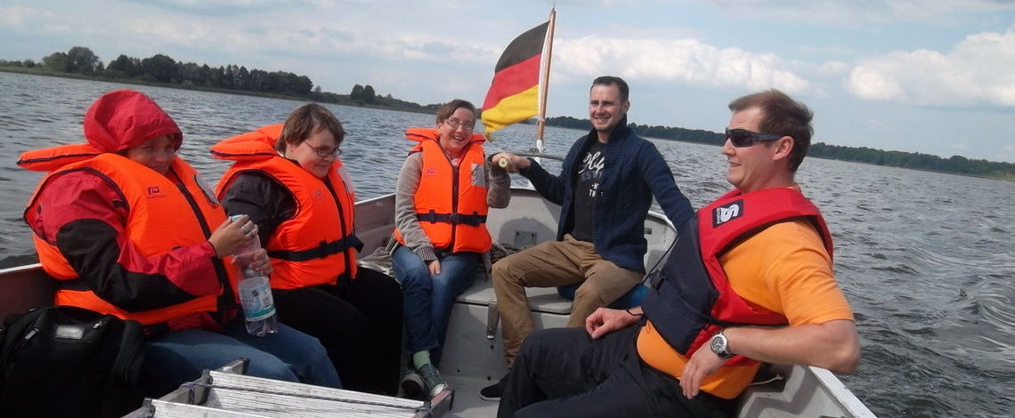 Bootsfahrt mit Mitarbeitern auf dem Schwielochsee.