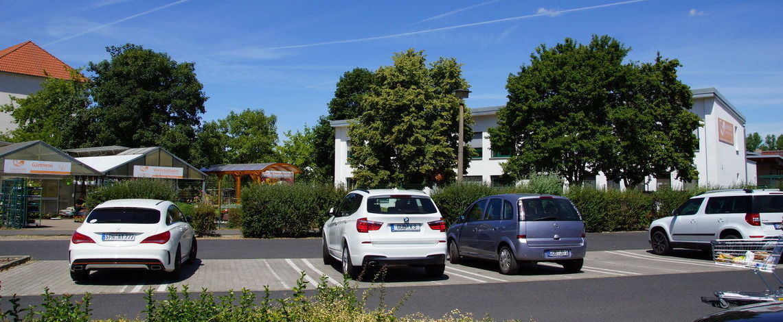 Blick vom Kaufland-Parkplatz auf das Gelände der Werkstatt Guben.