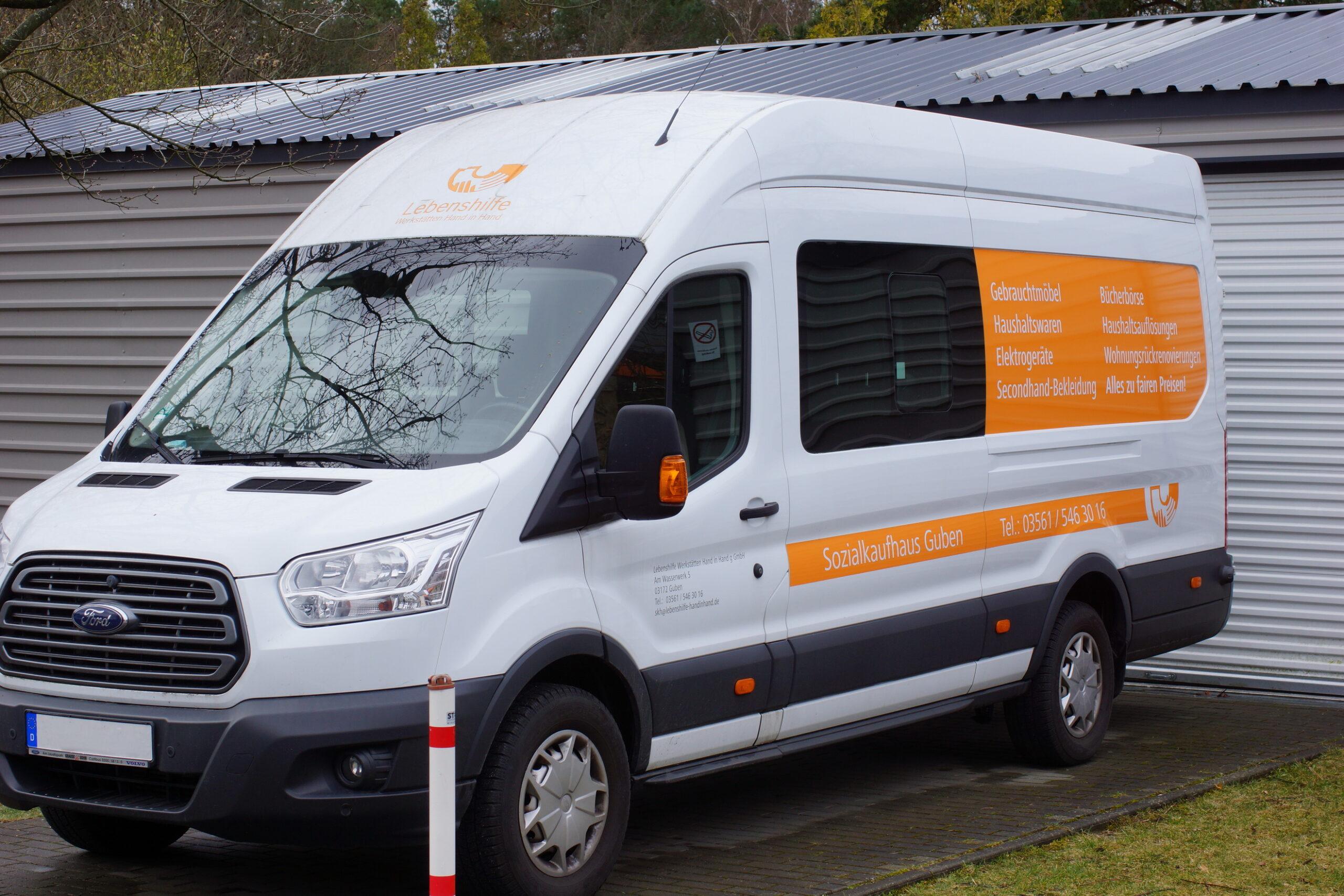 Der Transporter des Sozialkaufhauses.