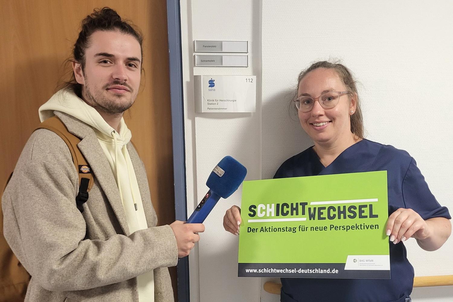 LW Mitarbeiterin Frau Scheibel beim Schichtwechsel im Sana-Herzzentrum.