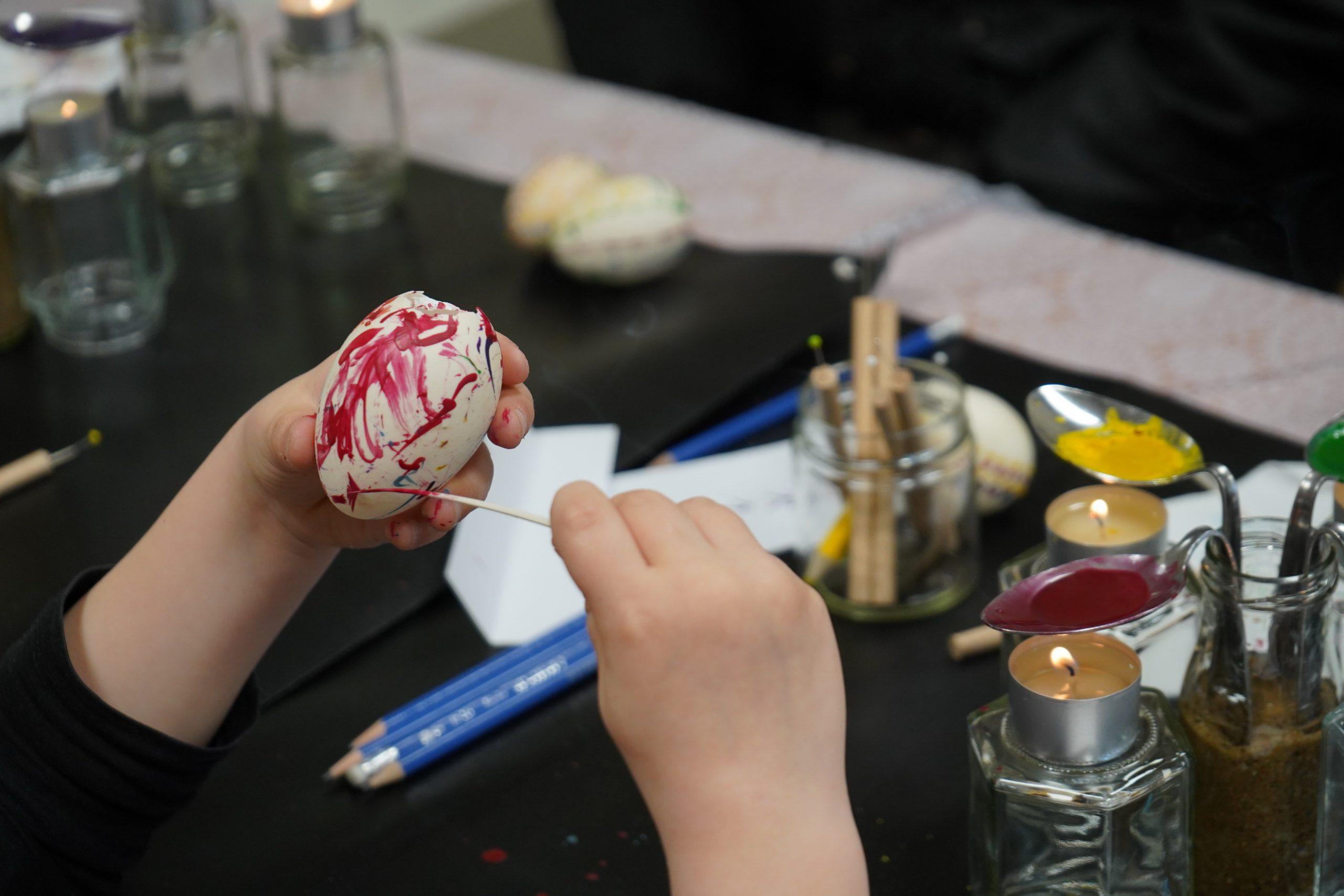 Kreative Angebote zum Mitmachen für große und kleine Besucher.